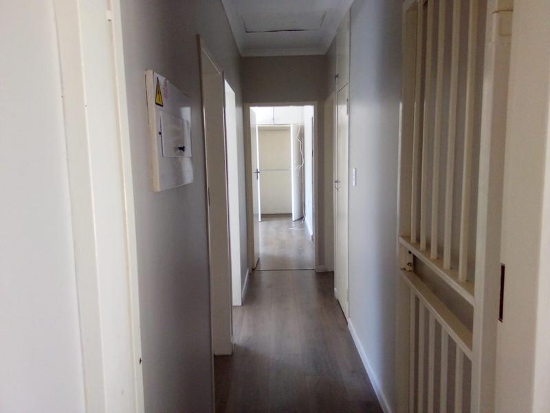 4 Bedroom Property for Sale in Rooihuiskraal Gauteng