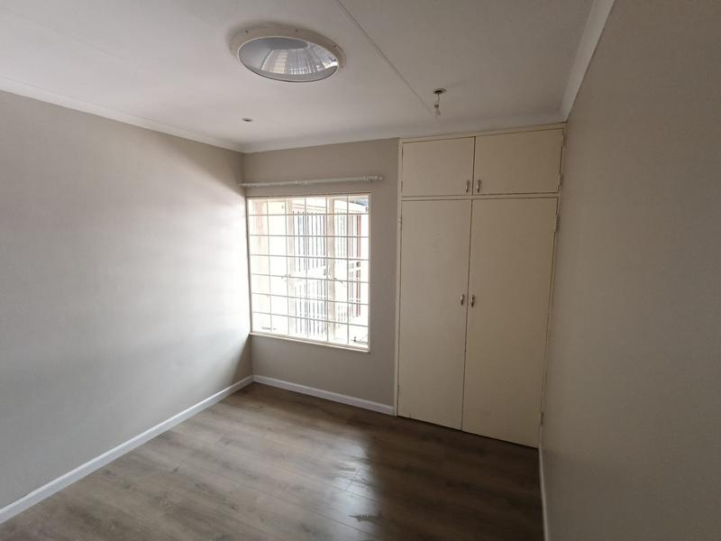 4 Bedroom Property for Sale in Rooihuiskraal Gauteng