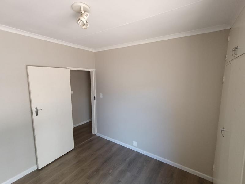 4 Bedroom Property for Sale in Rooihuiskraal Gauteng