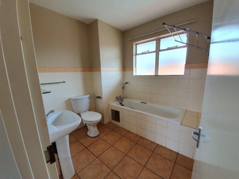 2 Bedroom Property for Sale in Die Wilgers Gauteng
