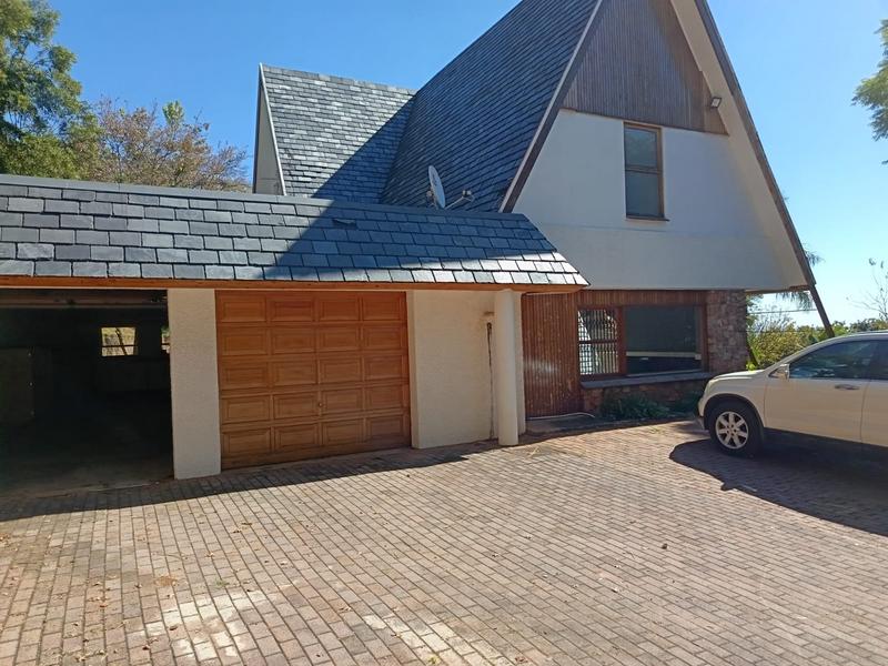 To Let 4 Bedroom Property for Rent in Little Falls Gauteng