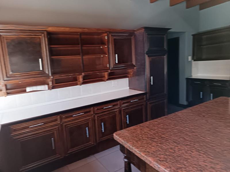 To Let 4 Bedroom Property for Rent in Little Falls Gauteng