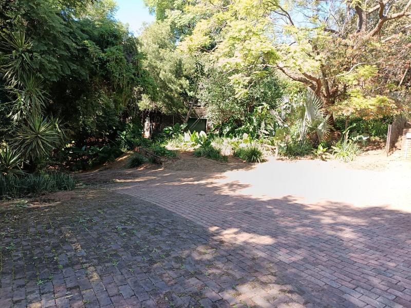 To Let 4 Bedroom Property for Rent in Little Falls Gauteng