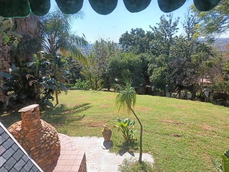 To Let 4 Bedroom Property for Rent in Little Falls Gauteng