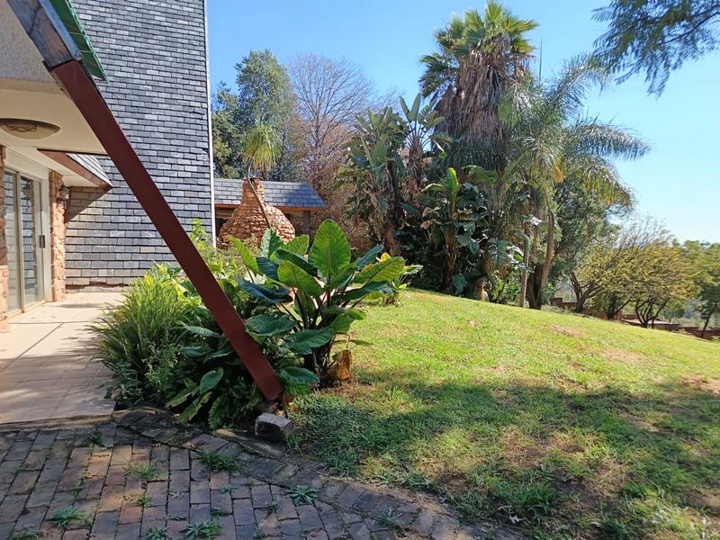 To Let 4 Bedroom Property for Rent in Little Falls Gauteng