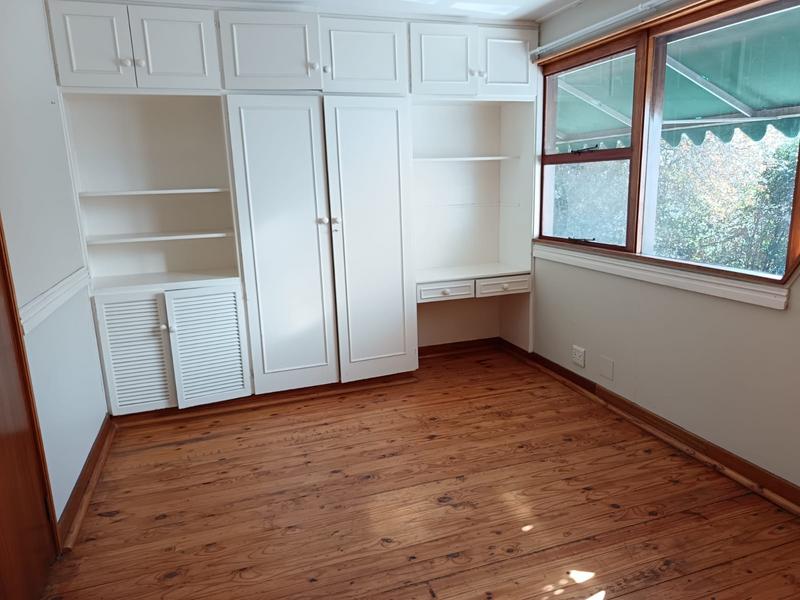 To Let 4 Bedroom Property for Rent in Little Falls Gauteng