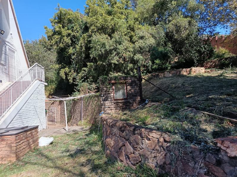 To Let 4 Bedroom Property for Rent in Little Falls Gauteng