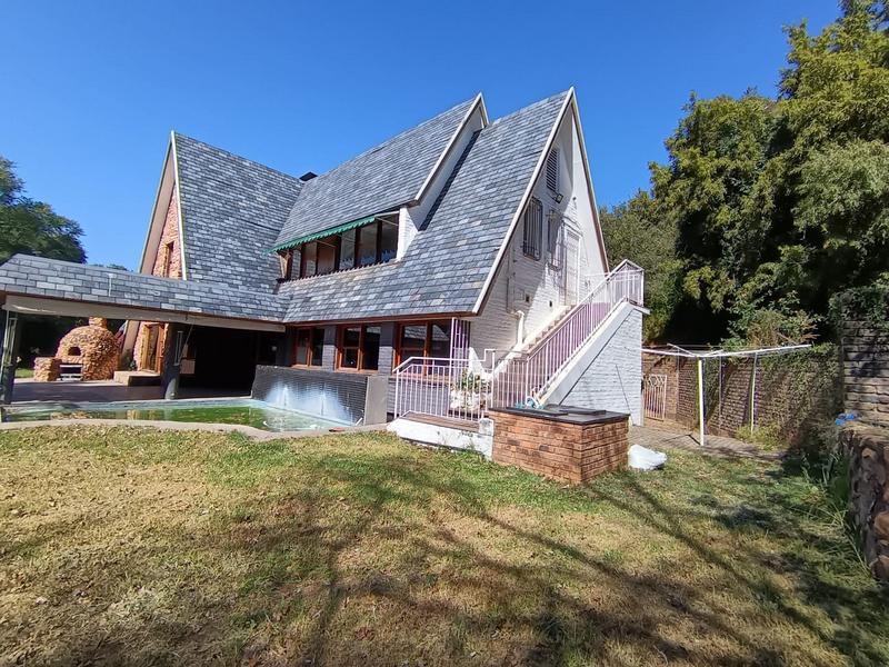 To Let 4 Bedroom Property for Rent in Little Falls Gauteng