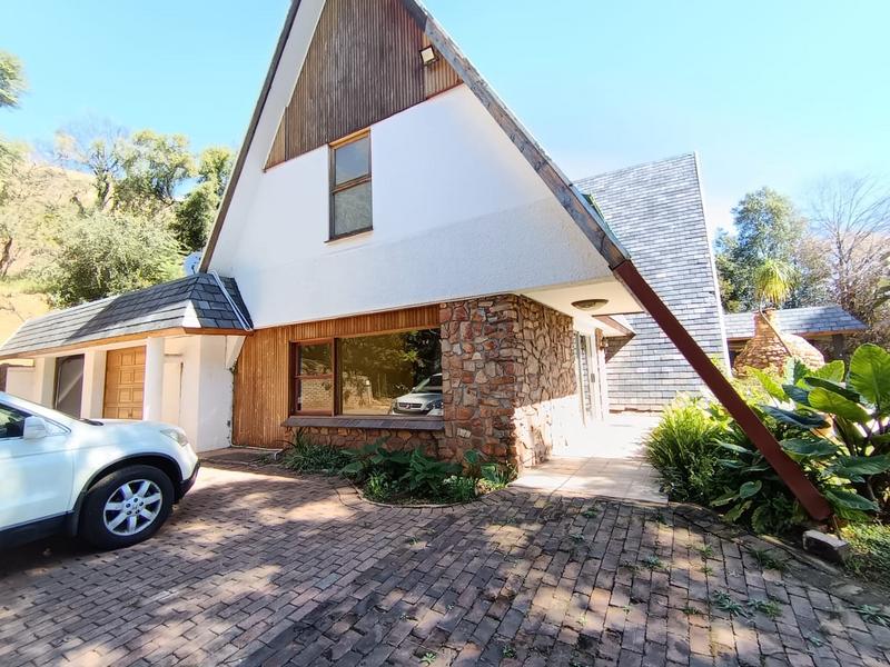 To Let 4 Bedroom Property for Rent in Little Falls Gauteng
