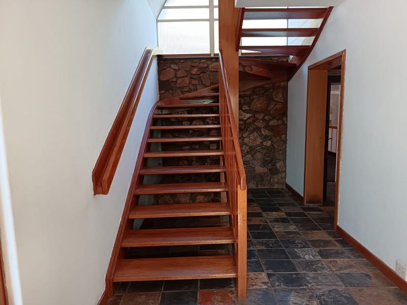 To Let 4 Bedroom Property for Rent in Little Falls Gauteng