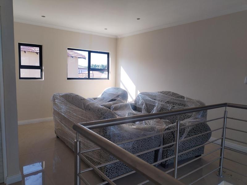 To Let 5 Bedroom Property for Rent in Wildtuinpark Gauteng