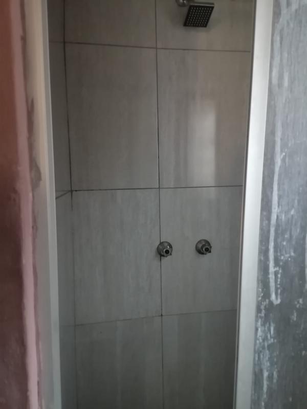 To Let 1 Bedroom Property for Rent in Fleurhof Gauteng