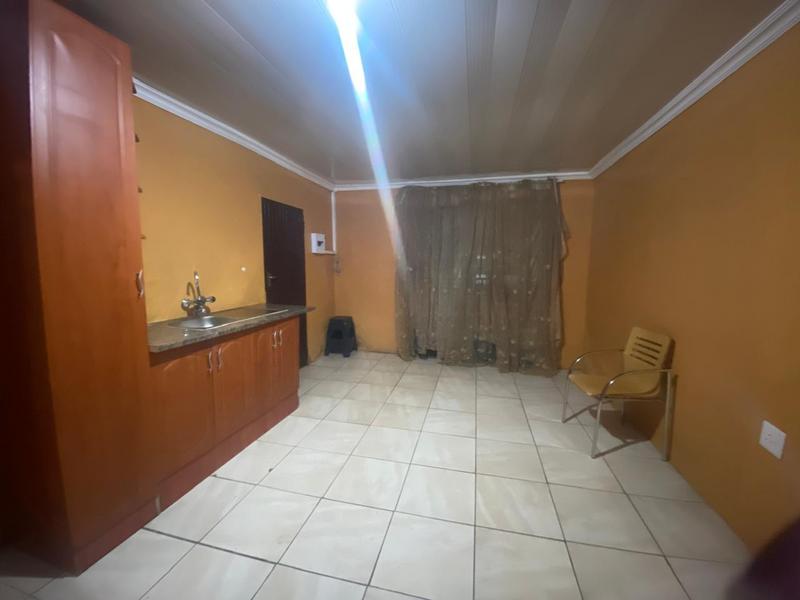 To Let 1 Bedroom Property for Rent in Protea North Gauteng