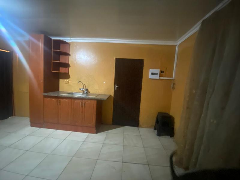 To Let 1 Bedroom Property for Rent in Protea North Gauteng
