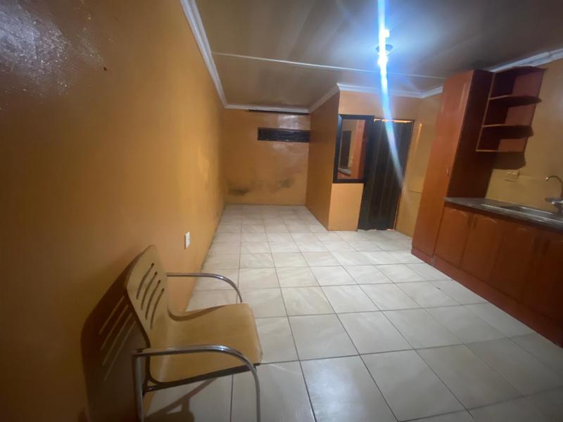 To Let 1 Bedroom Property for Rent in Protea North Gauteng