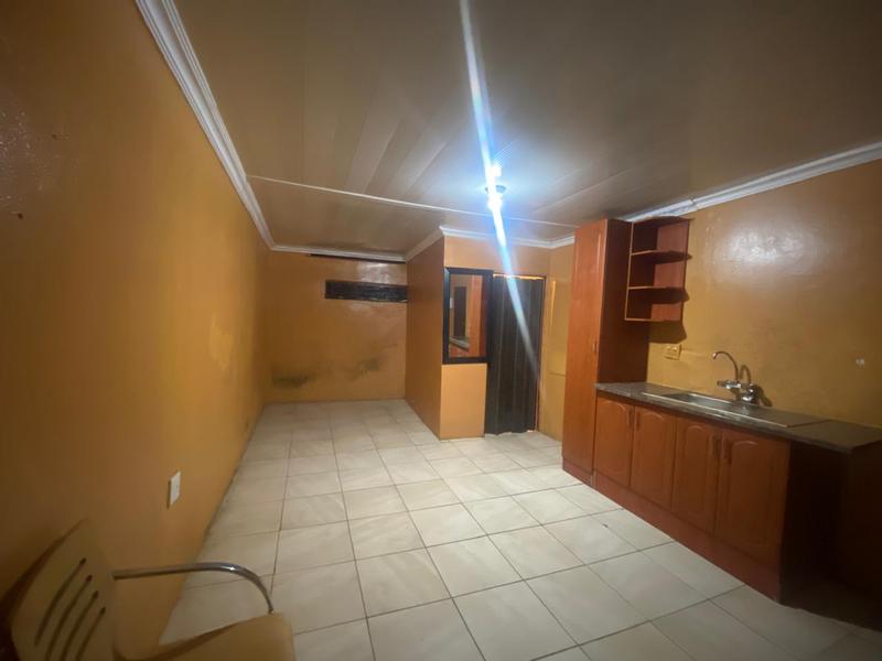To Let 1 Bedroom Property for Rent in Protea North Gauteng