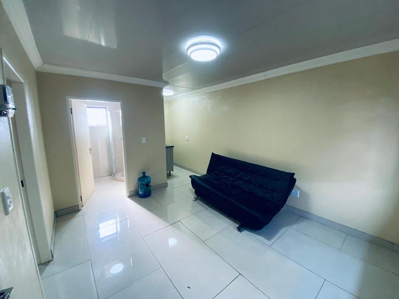 To Let 1 Bedroom Property for Rent in Clayville East Gauteng