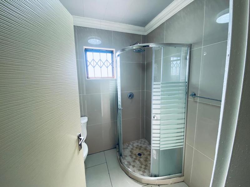 To Let 1 Bedroom Property for Rent in Clayville East Gauteng