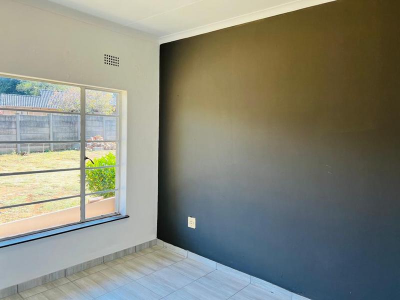 To Let 3 Bedroom Property for Rent in Fleurhof Gauteng
