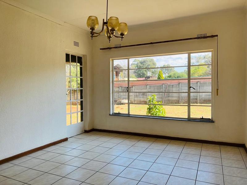 To Let 3 Bedroom Property for Rent in Fleurhof Gauteng