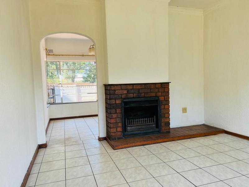 To Let 3 Bedroom Property for Rent in Fleurhof Gauteng