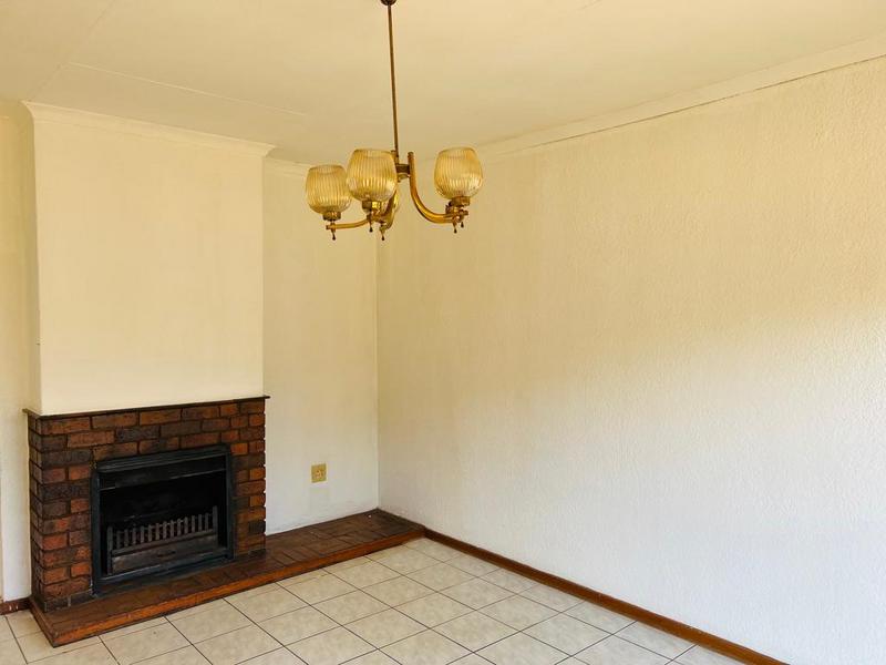 To Let 3 Bedroom Property for Rent in Fleurhof Gauteng