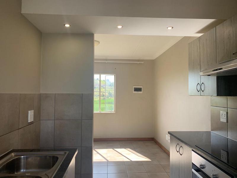 To Let 2 Bedroom Property for Rent in Fleurhof Gauteng