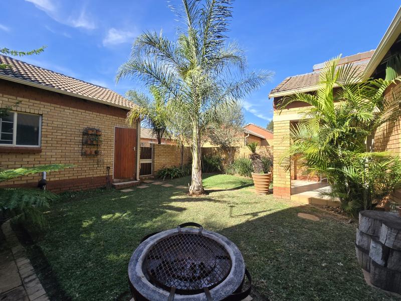 2 Bedroom Property for Sale in Equestria Gauteng