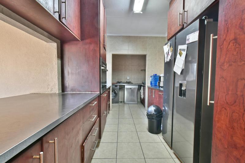 4 Bedroom Property for Sale in Glenvista Gauteng