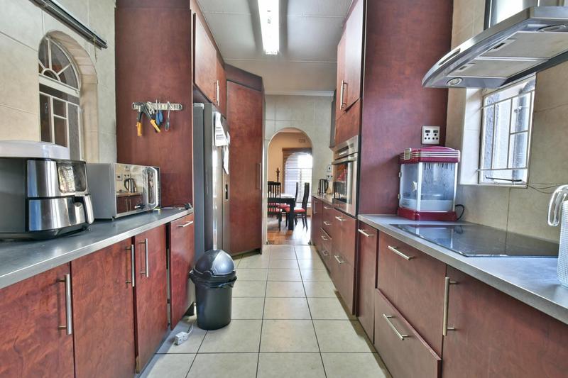 4 Bedroom Property for Sale in Glenvista Gauteng