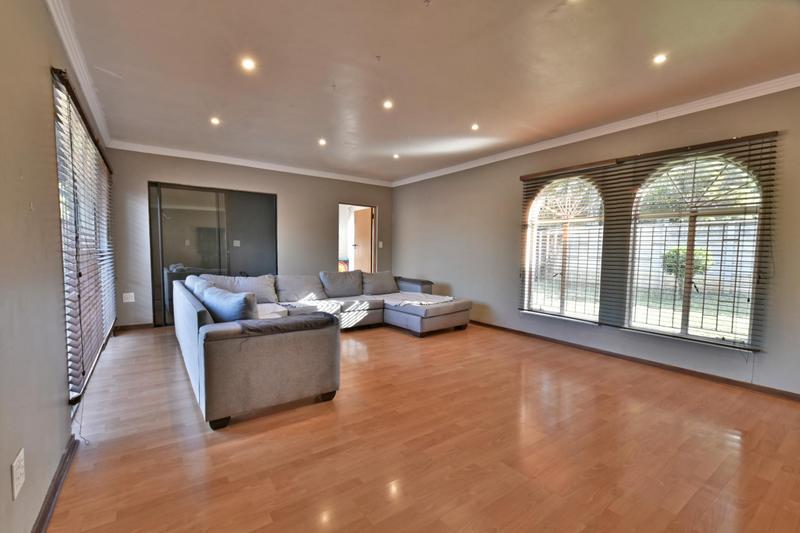 4 Bedroom Property for Sale in Glenvista Gauteng
