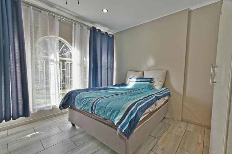 4 Bedroom Property for Sale in Glenvista Gauteng