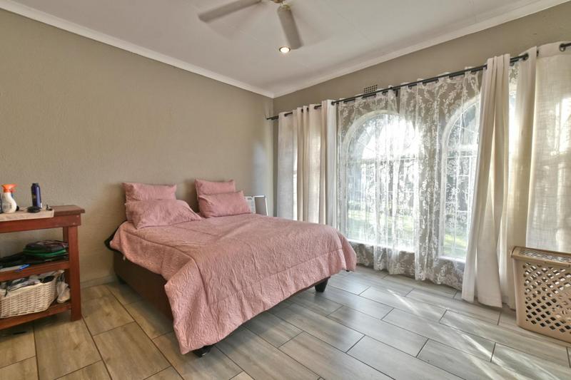 4 Bedroom Property for Sale in Glenvista Gauteng