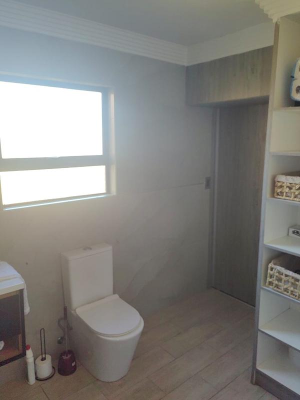 6 Bedroom Property for Sale in Protea North Gauteng