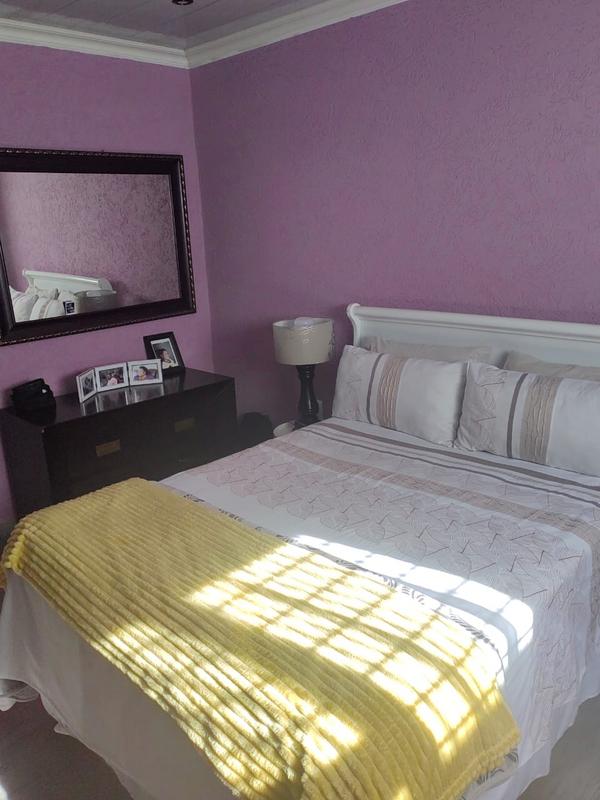 6 Bedroom Property for Sale in Protea North Gauteng