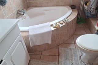 3 Bedroom Property for Sale in Heatherview Gauteng