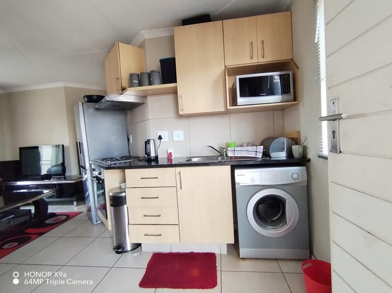 To Let 2 Bedroom Property for Rent in Lakefield Gauteng