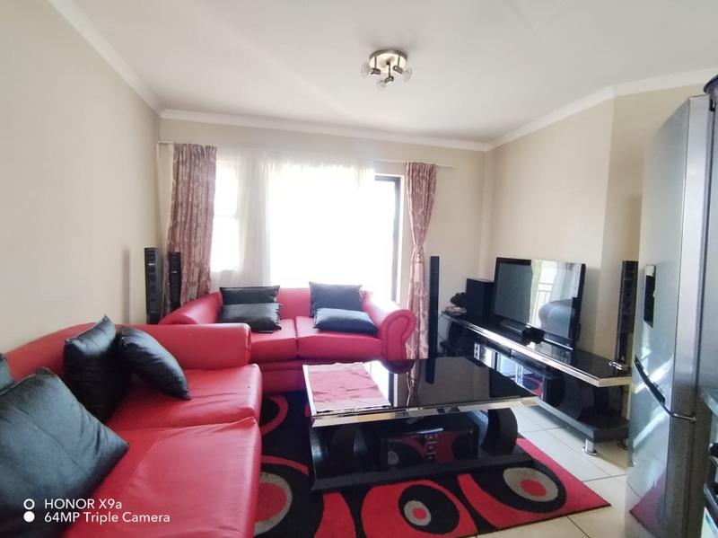To Let 2 Bedroom Property for Rent in Lakefield Gauteng