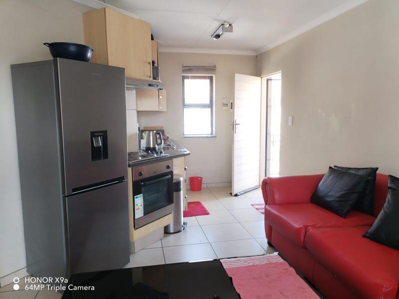 To Let 2 Bedroom Property for Rent in Lakefield Gauteng