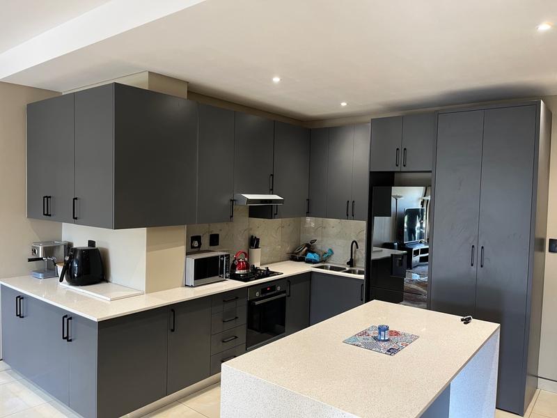 2 Bedroom Property for Sale in Waterkloof Ridge Gauteng