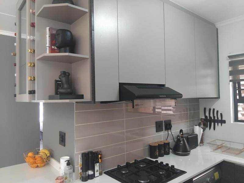 To Let 3 Bedroom Property for Rent in Olivedale Gauteng