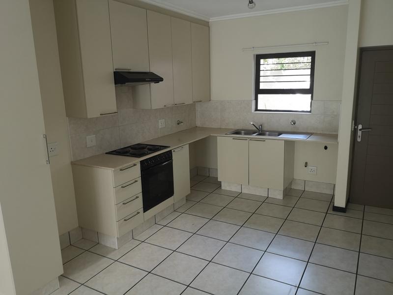To Let 2 Bedroom Property for Rent in Douglasdale Gauteng
