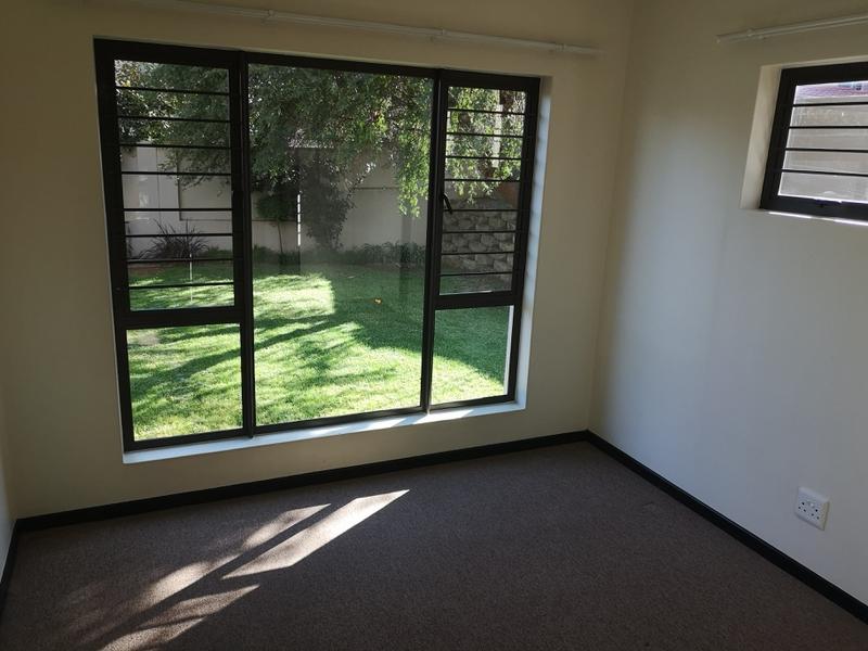 To Let 2 Bedroom Property for Rent in Douglasdale Gauteng