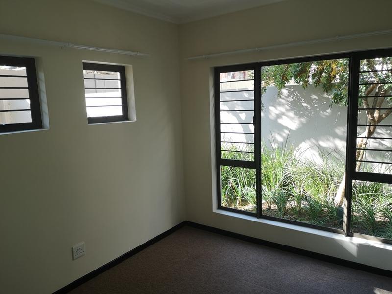 To Let 2 Bedroom Property for Rent in Douglasdale Gauteng