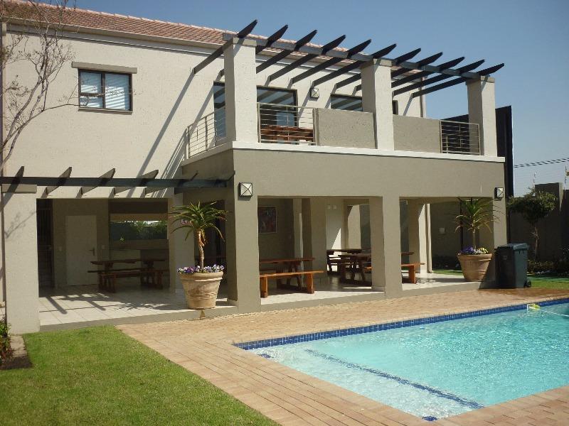 To Let 2 Bedroom Property for Rent in Douglasdale Gauteng
