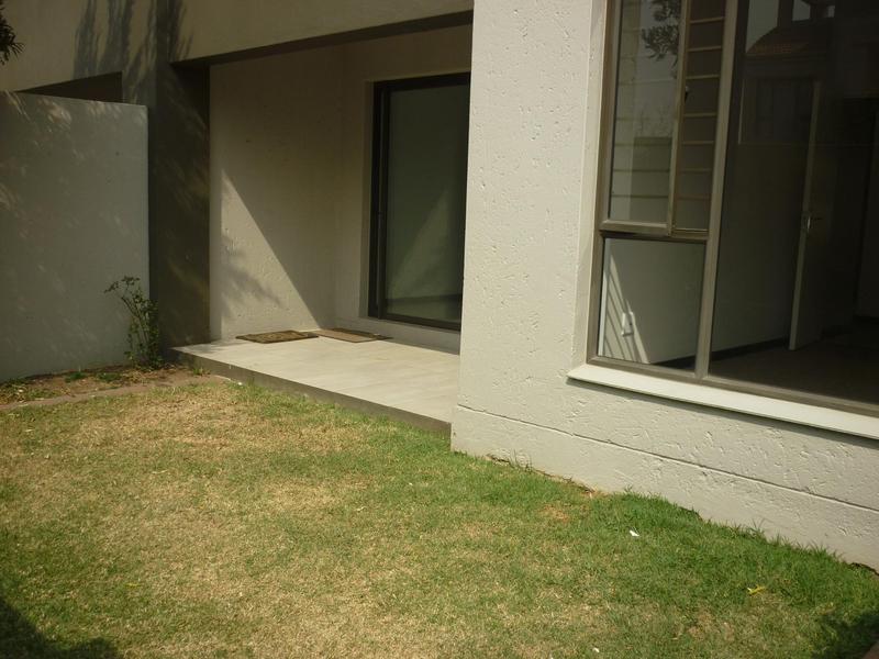 To Let 2 Bedroom Property for Rent in Lonehill Gauteng