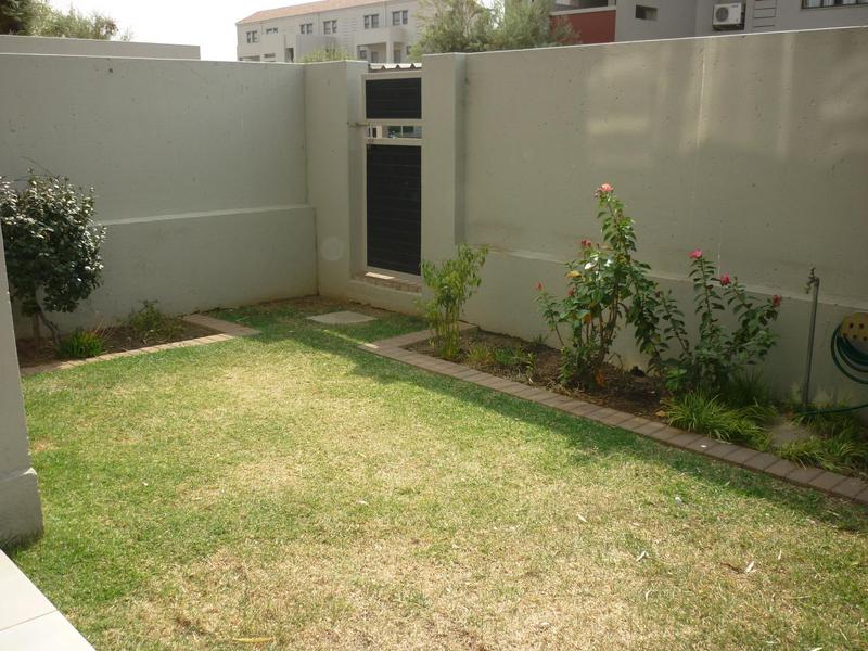 To Let 2 Bedroom Property for Rent in Lonehill Gauteng