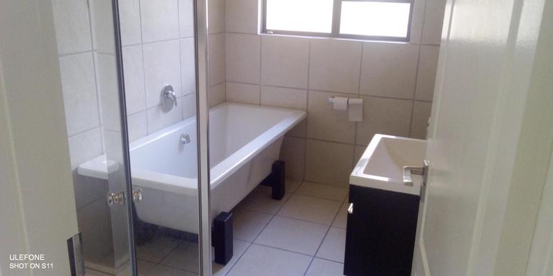 To Let 3 Bedroom Property for Rent in Greenstone Hill Gauteng