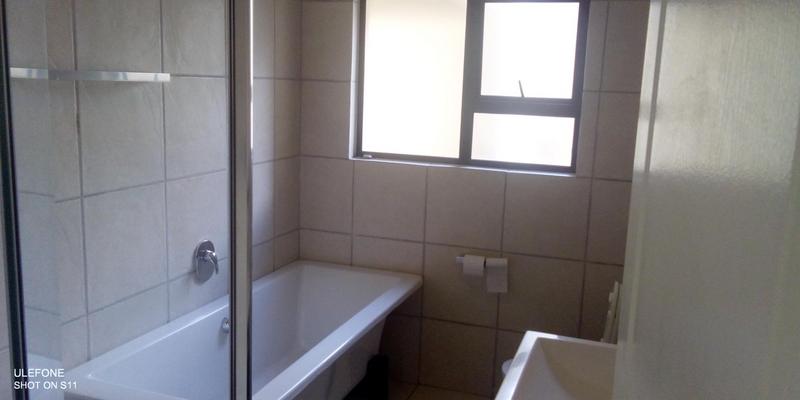 To Let 3 Bedroom Property for Rent in Greenstone Hill Gauteng