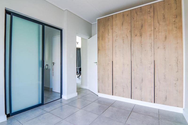To Let 2 Bedroom Property for Rent in Waterfall Gauteng